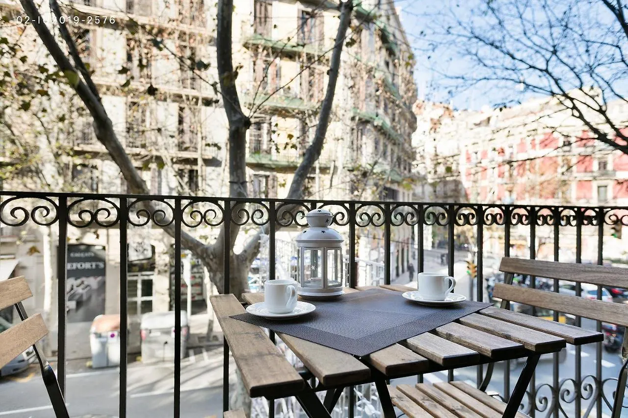 アパート Uma Suites Sagrada Familia バルセロナ